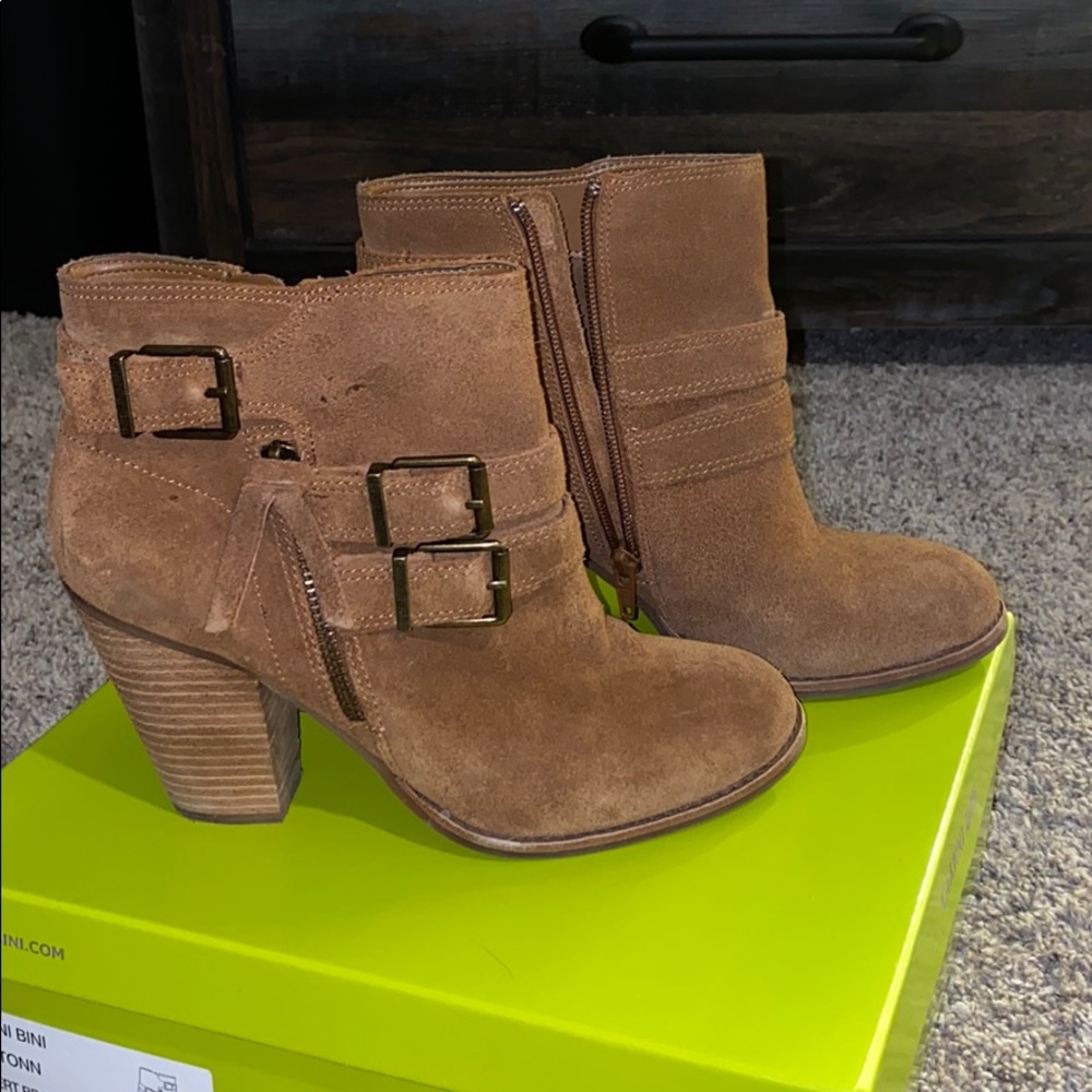 Gianni Bini brown booties